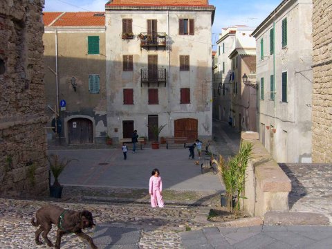 Sardinien - Städte und Bauwerke
