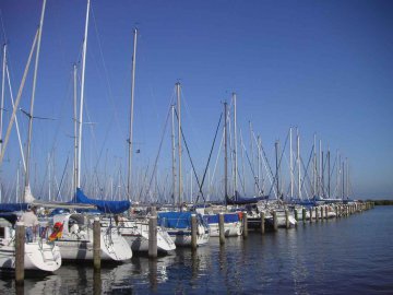Segelboote am Ijsselmeer