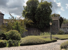 Nordrhein-Westfalen - Ratingen - Burg Haus zum Haus