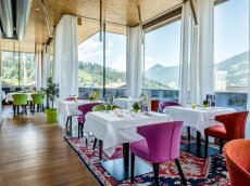 Österreich - Tirol - Zillertal - Gartenhotel Crystal